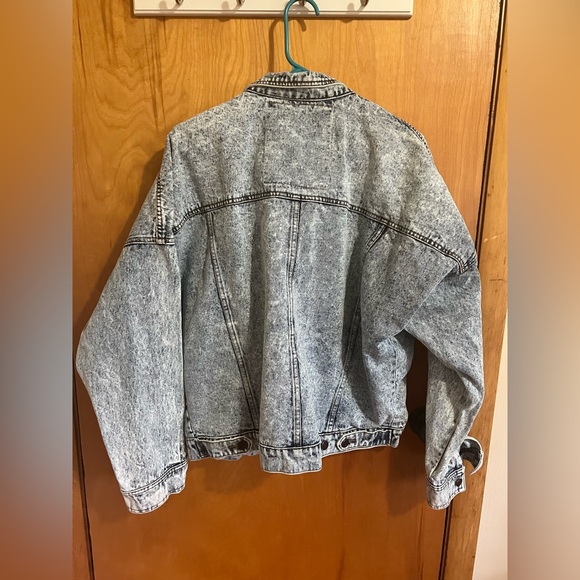 Adorable Vintage Jean Jacket - Picture 5 of 7